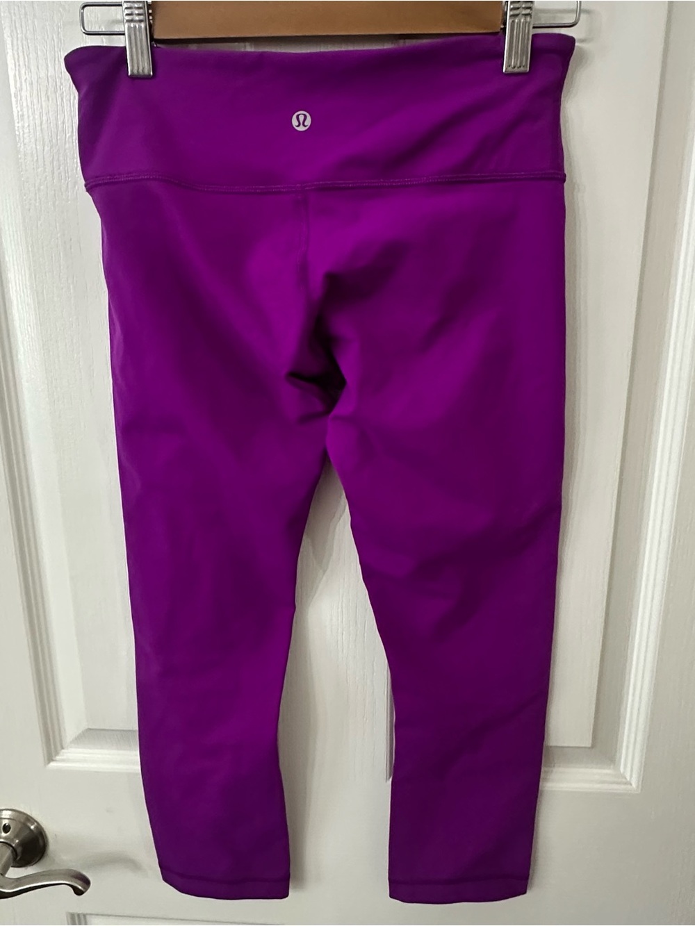 Lululemon Wunder Under Cropped Leggings, size 6 - Picture 3 of 4
